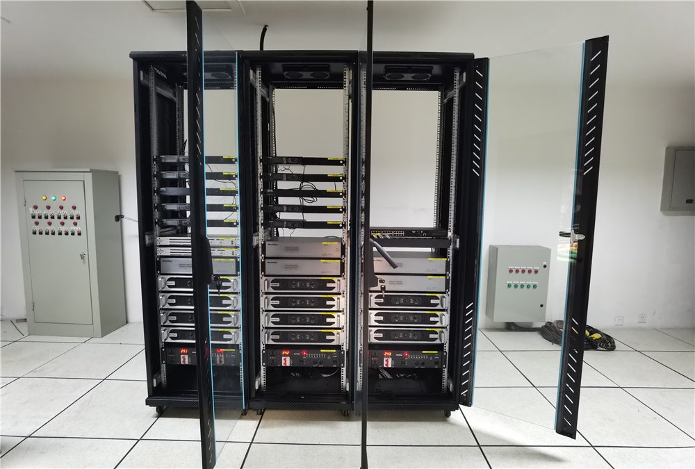 南机房-机柜 南机房-机柜